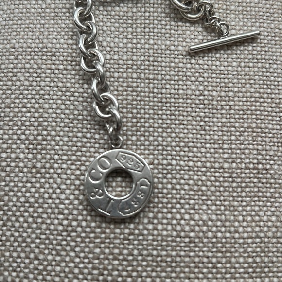 Tiffany & Co Classic Toggle 17" Necklace w/Box and Tiffany & Co. Jewelry pouch - Picture 5 of 8